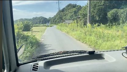 ユニオンベースへ向かう東側進入路の一部道幅が狭い区間